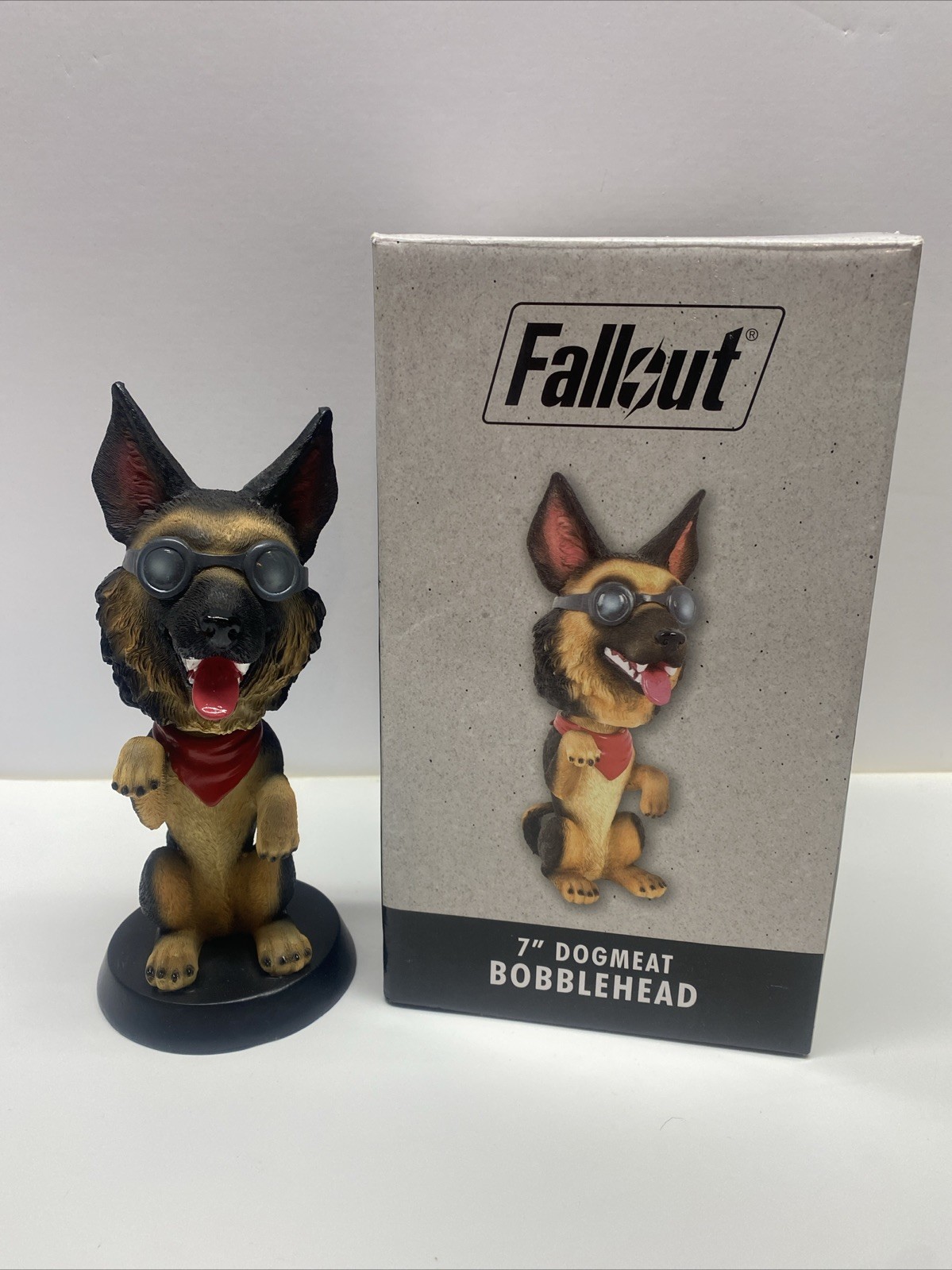 Bethesda Fallout 4 Dogmeat Shepherd 7″ Resin Bobblehead ThinkGeek