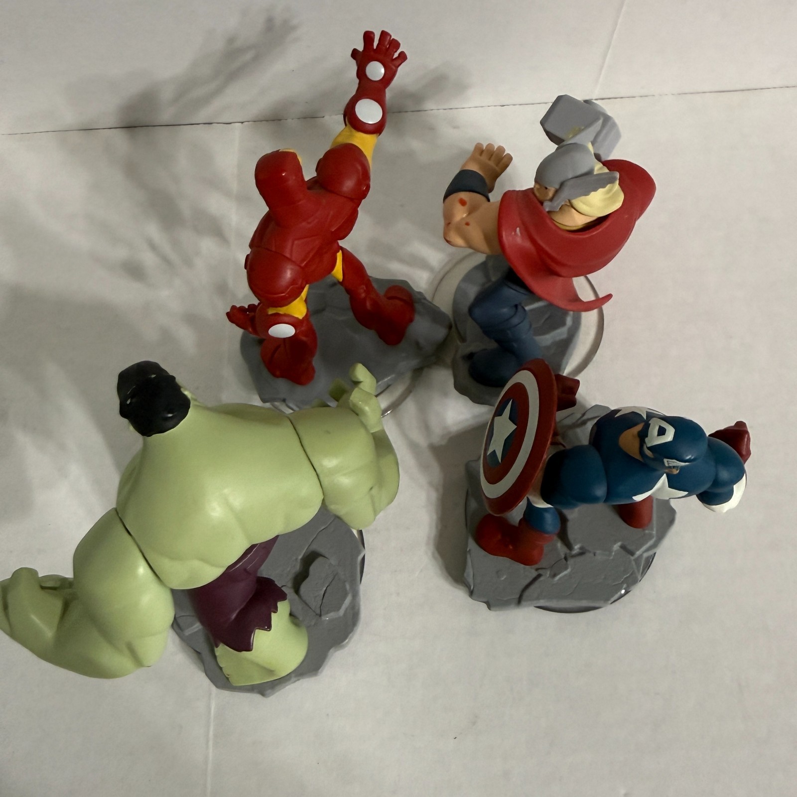 4 Disney Infinity 2.0 Figures – Avengers – Hulk Thor Iron Man Captain America