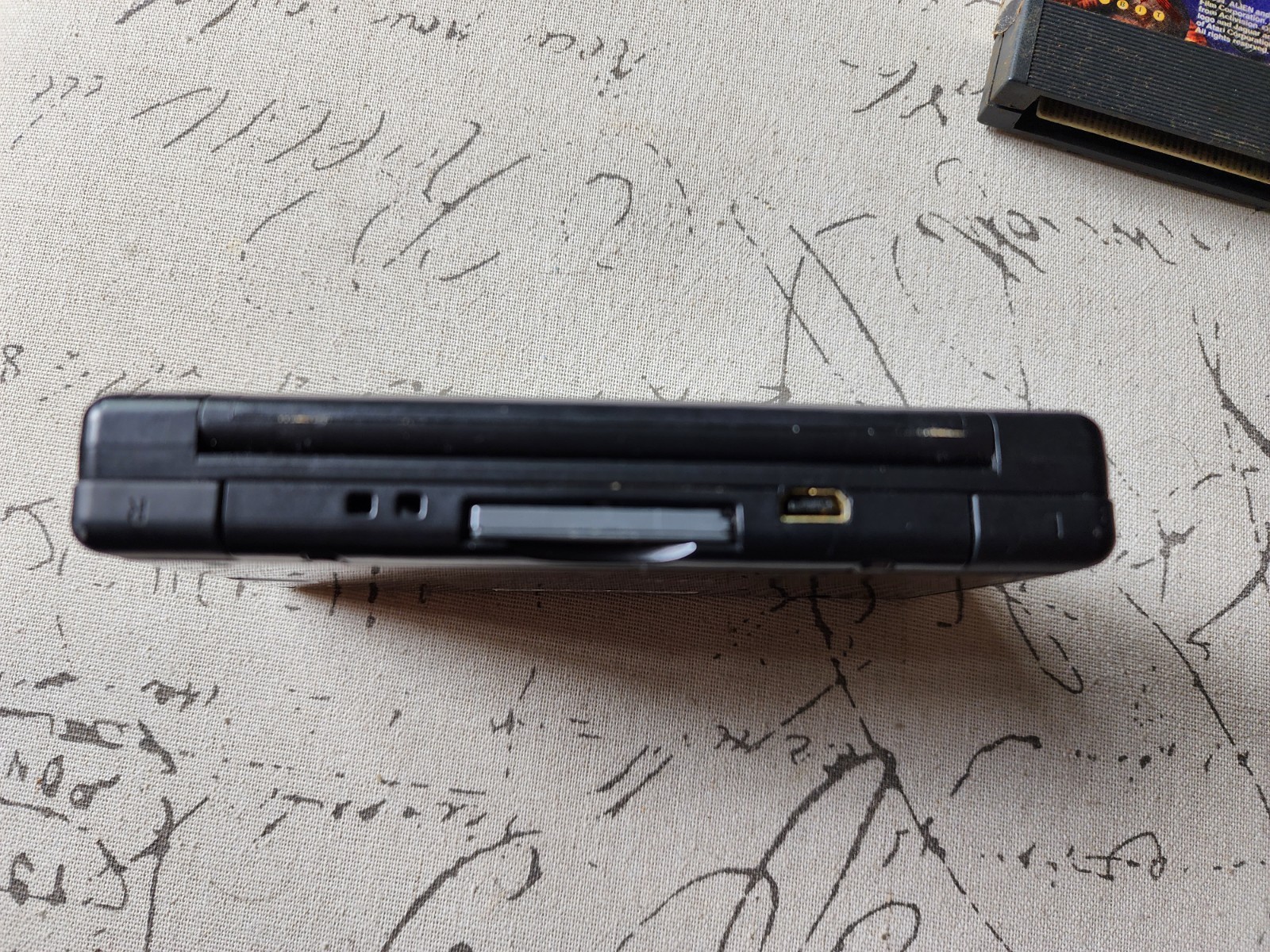 Nintendo DS Lite 32MB Handheld System – Black (USG-001)
