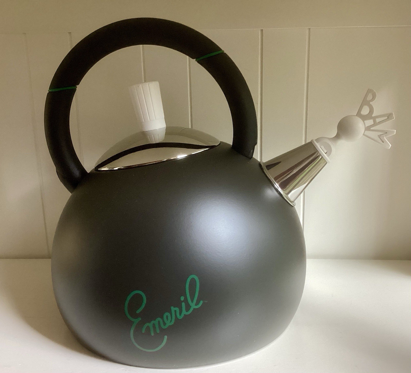 Emeril Lagasse 2.5 Quart Whistling Tea Kettle “BAM” Stainless Steel NEW Italy