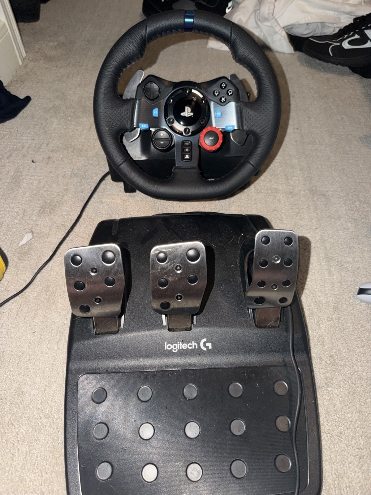 Logitech G923 TRUEFORCE Racing Steering Wheel Compatible with PS4, PS5, PC