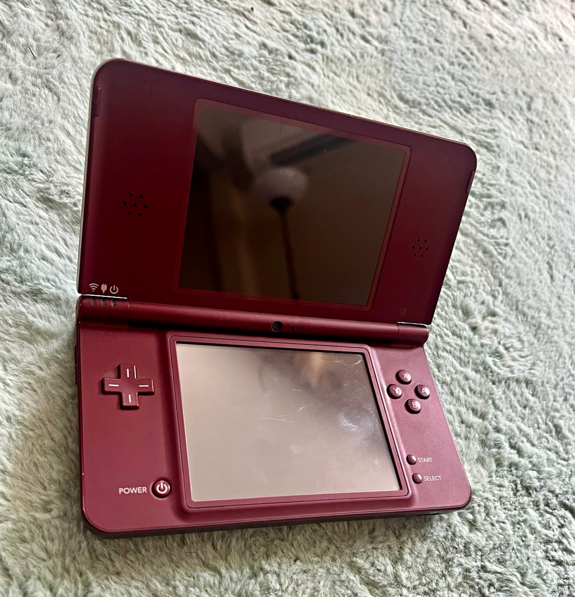 Nintendo DSi XL Red Handheld Console Touchscreen 256MB NTSC-U/C (USA/CA)