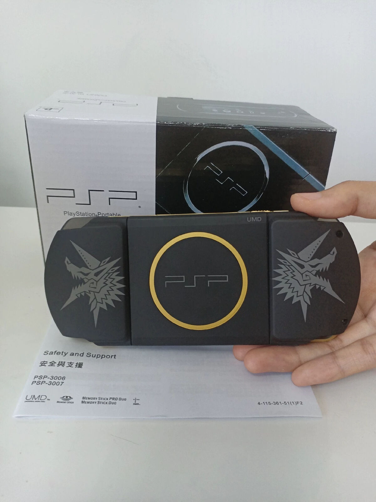 MONSTER HUNTER Sony PSP 3000 System w/ 128gb Memory Card & Charger Bundle Import