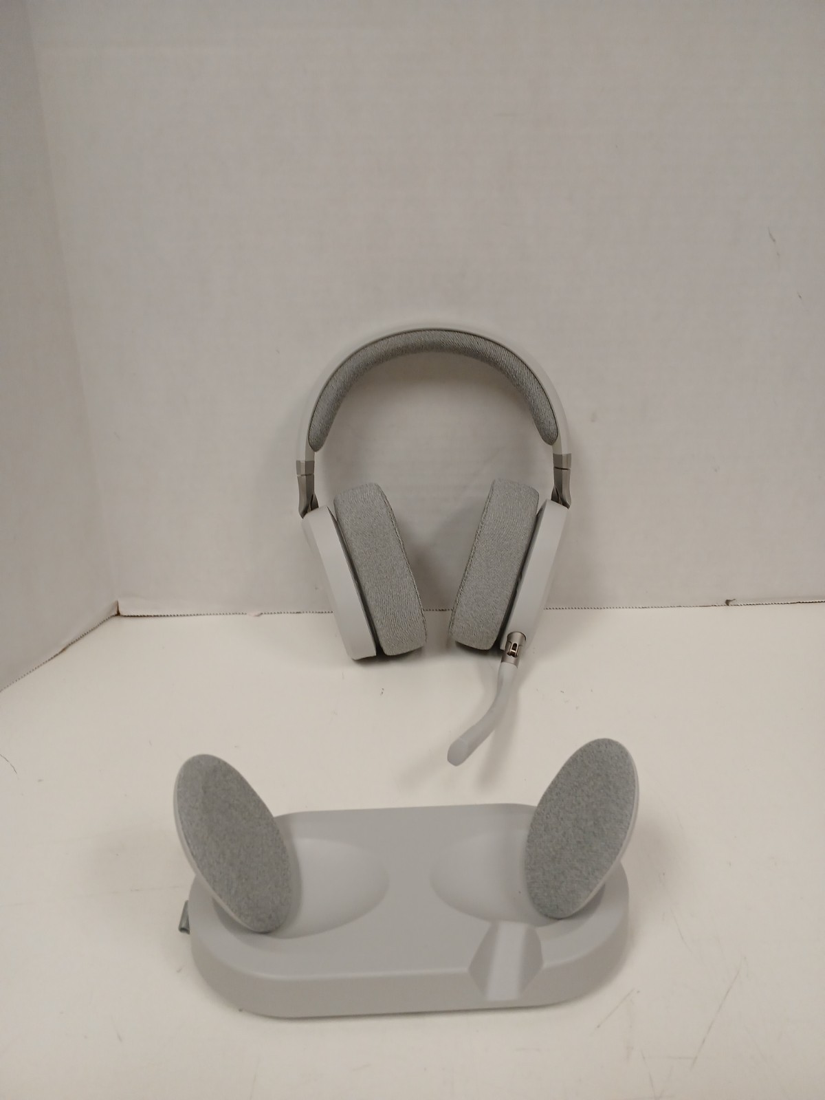 Fractal Design Scape Wireless Gaming Headset, Light Gray – NO BOX