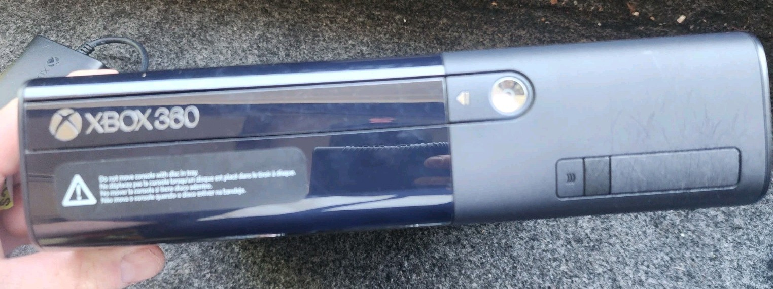 Microsoft Xbox 360 E Console Bundle with Wireless Controller