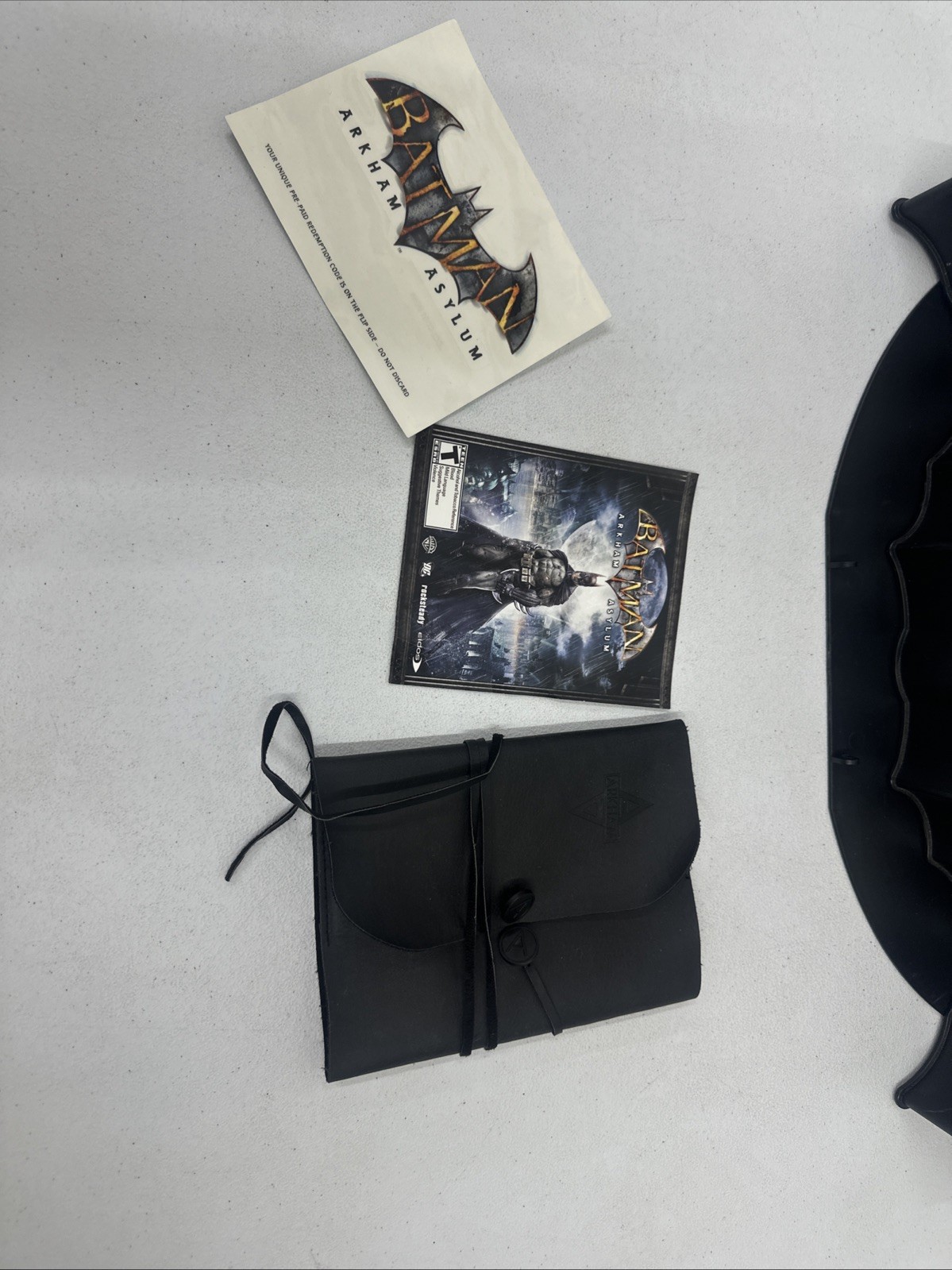 Batman Arkham Asylum Collectors Edition Wing Case, Batarang, Book No Game Wear