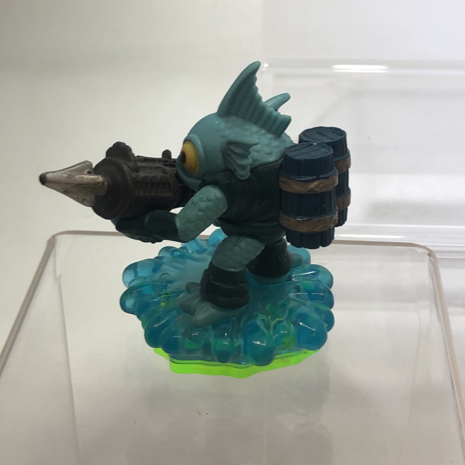 Lot of 6 Skylanders Figures Eruptor, Stealth Elf, Cynder, Gill Grunt, & More