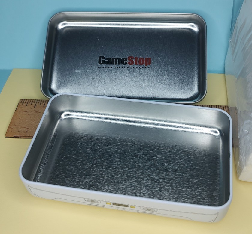 Rare Nintendo Wii U Controller Designed Collectable Tin Case GameStop