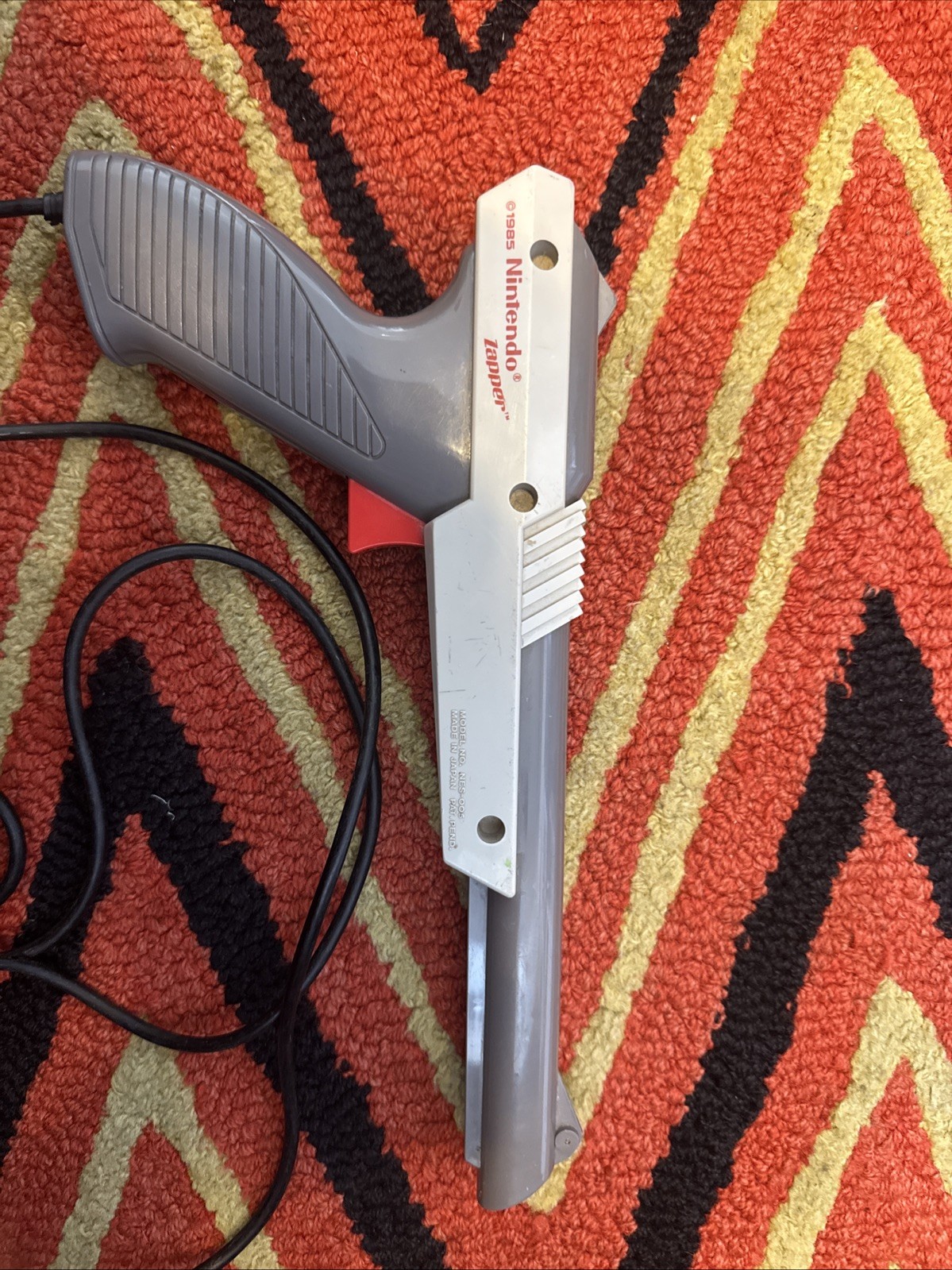 Nintendo NES Zapper Light Gun Gray Controller OEM Original 1985 Gray – FREE SHIP