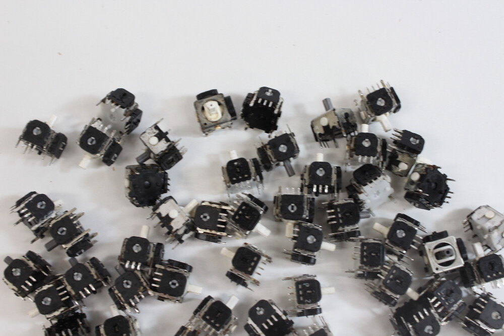 Nintendo GameCube Controller OEM Joystick T1 T2 Stick Box Potentiometer JUNK LOT
