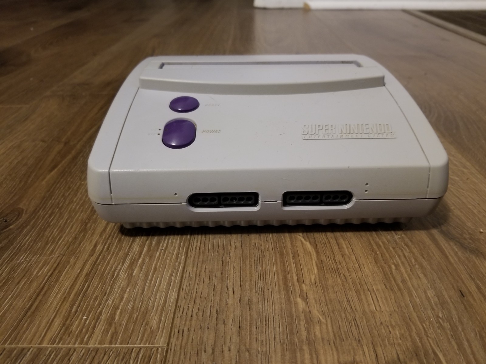 Super Nintendo Entertainment System (SNES JR. 1991) CONSOLE ONLY