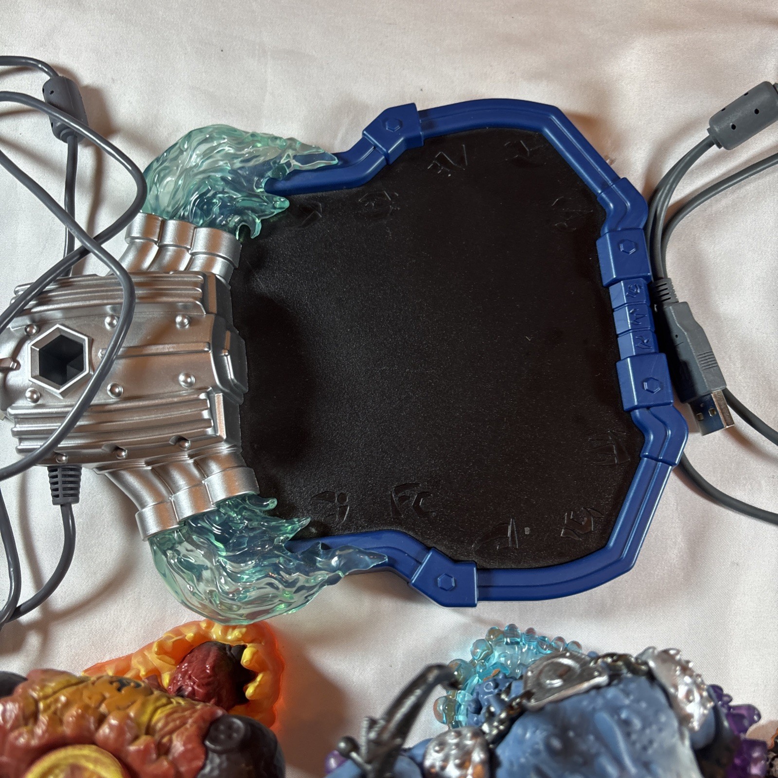 Activision Skylanders Lot Of 17 With 2 Power Portals | Cards |