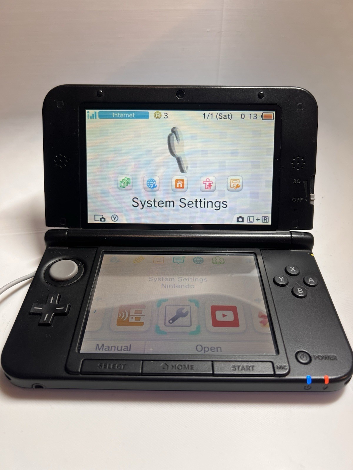 Nintendo 3DS XL Blue/Black w/ Stylus, Original Charger, 2GB Micro SD