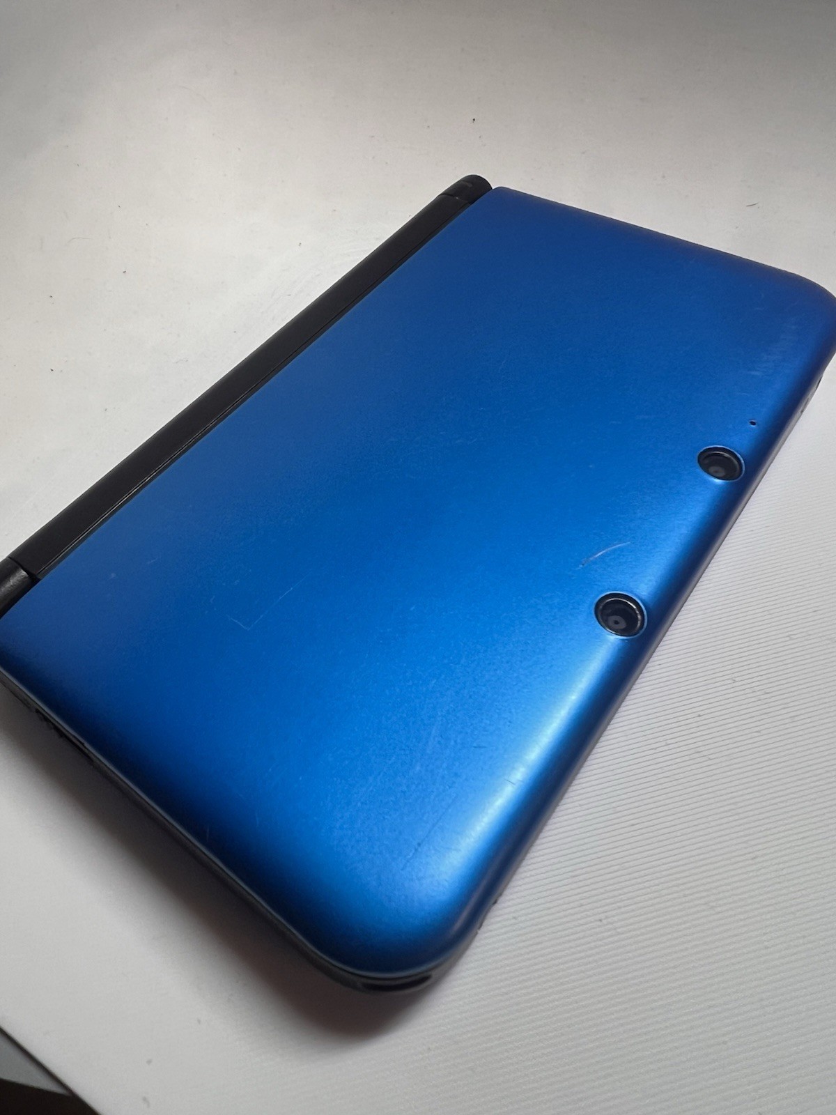 Nintendo 3DS XL Blue/Black w/ Stylus, Original Charger, 2GB Micro SD