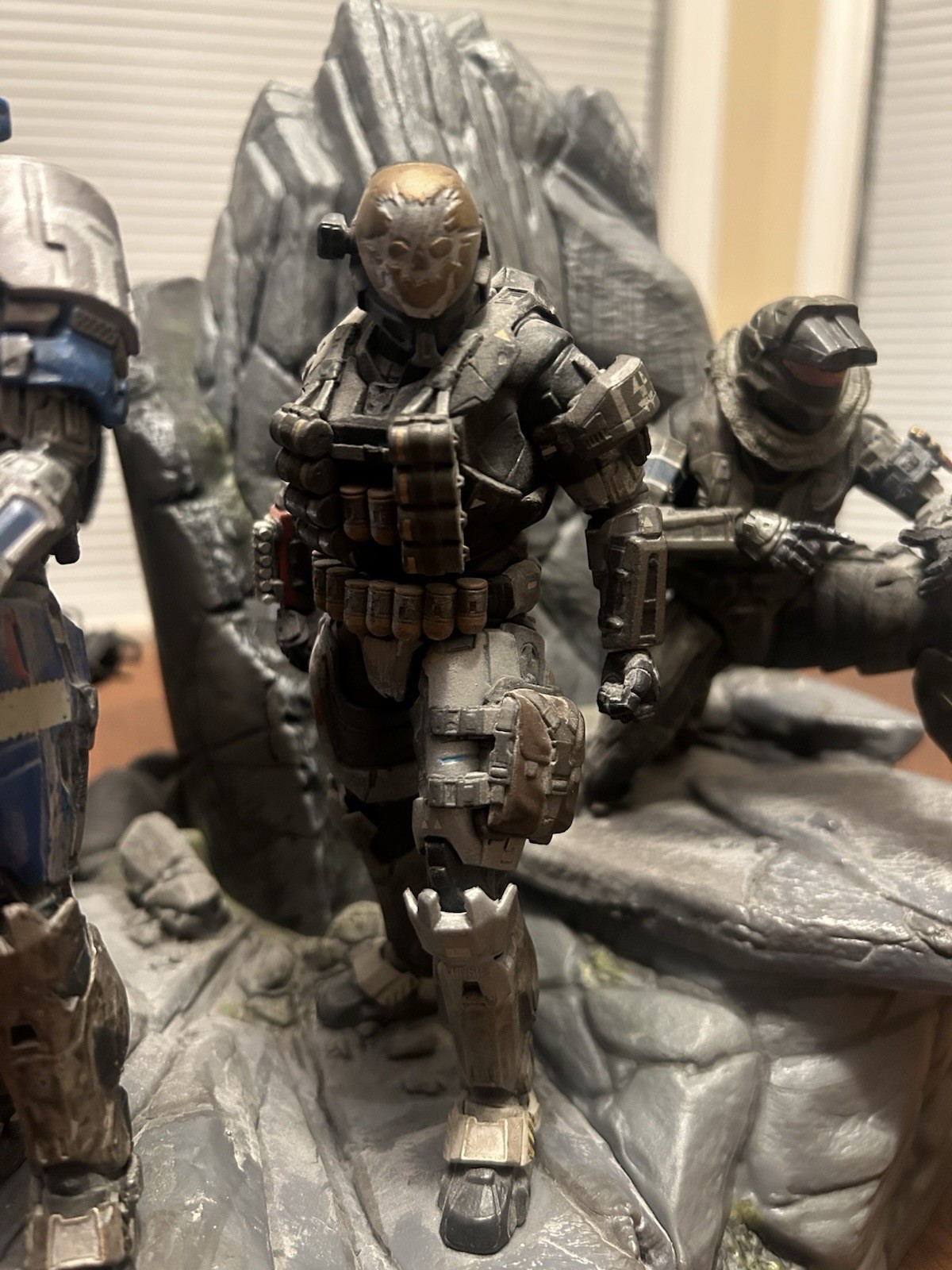 Halo Reach Legendary Edition Statue Noble (MISSING SOME WEAPONS)