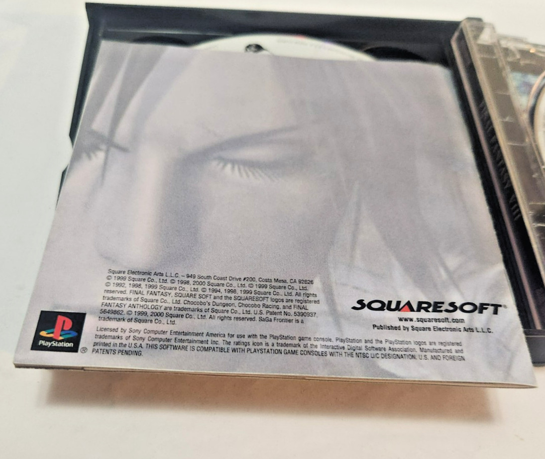 Final Fantasy VIII Playstation 1 Game Case 2 Manuals and 4 Discs