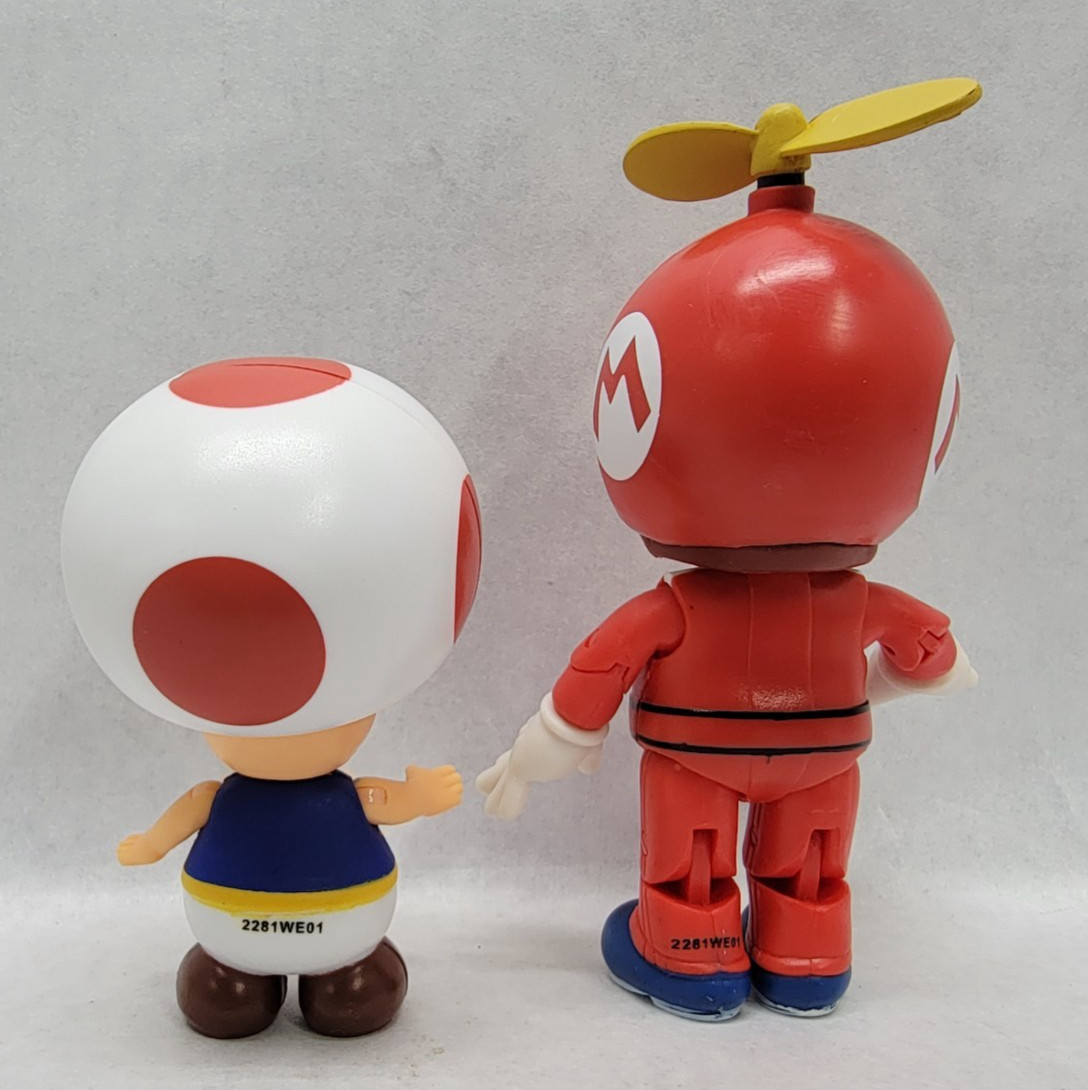 Jakks Super Mario Lot: 2018 4.5″ Propeller Mario, 2021 3″ Toad + Star & Mushroom