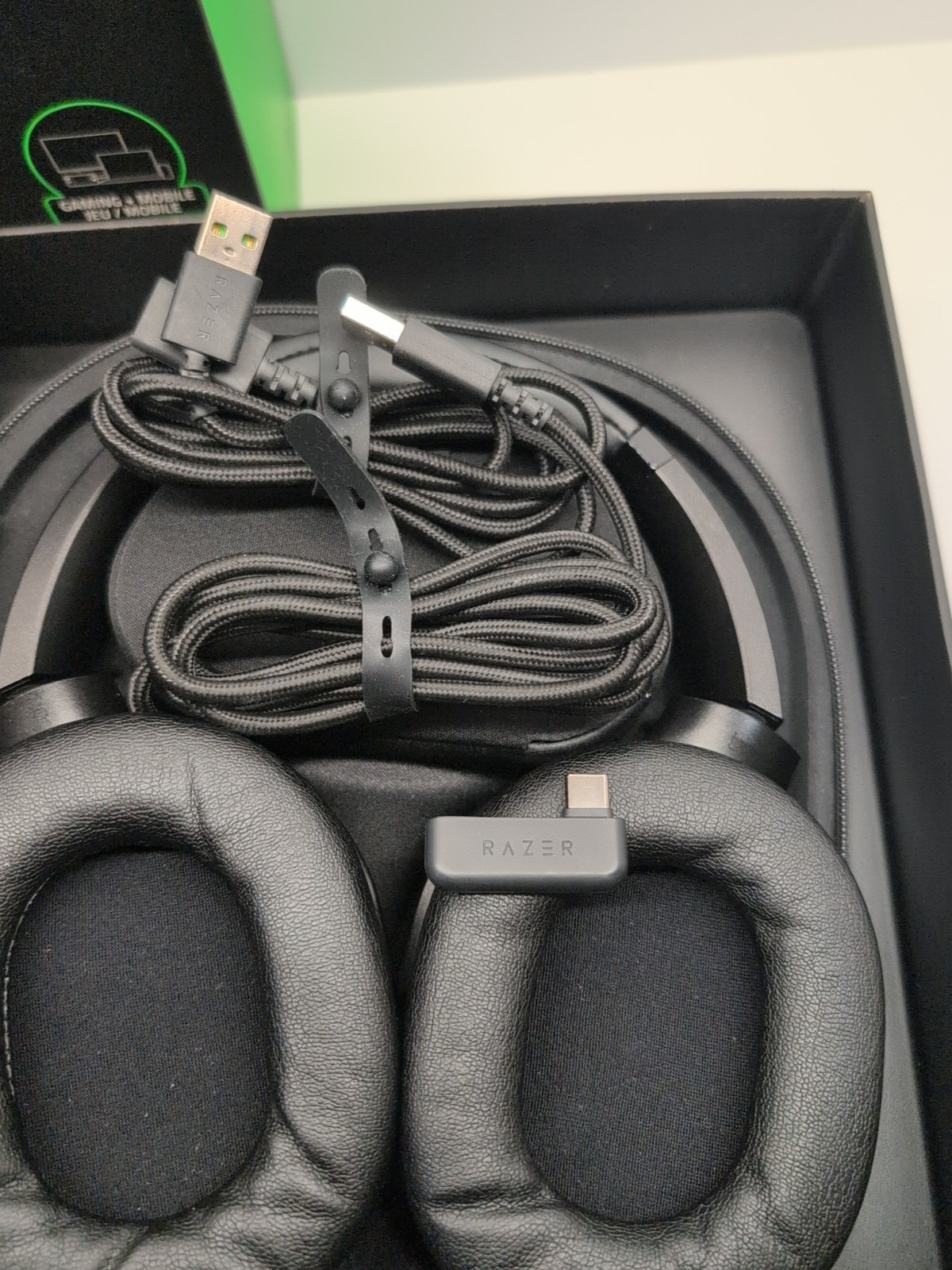 Razer Barracuda Pro Wireless Gaming Headset for PC/Console Hybrid ANC W/ Box #6