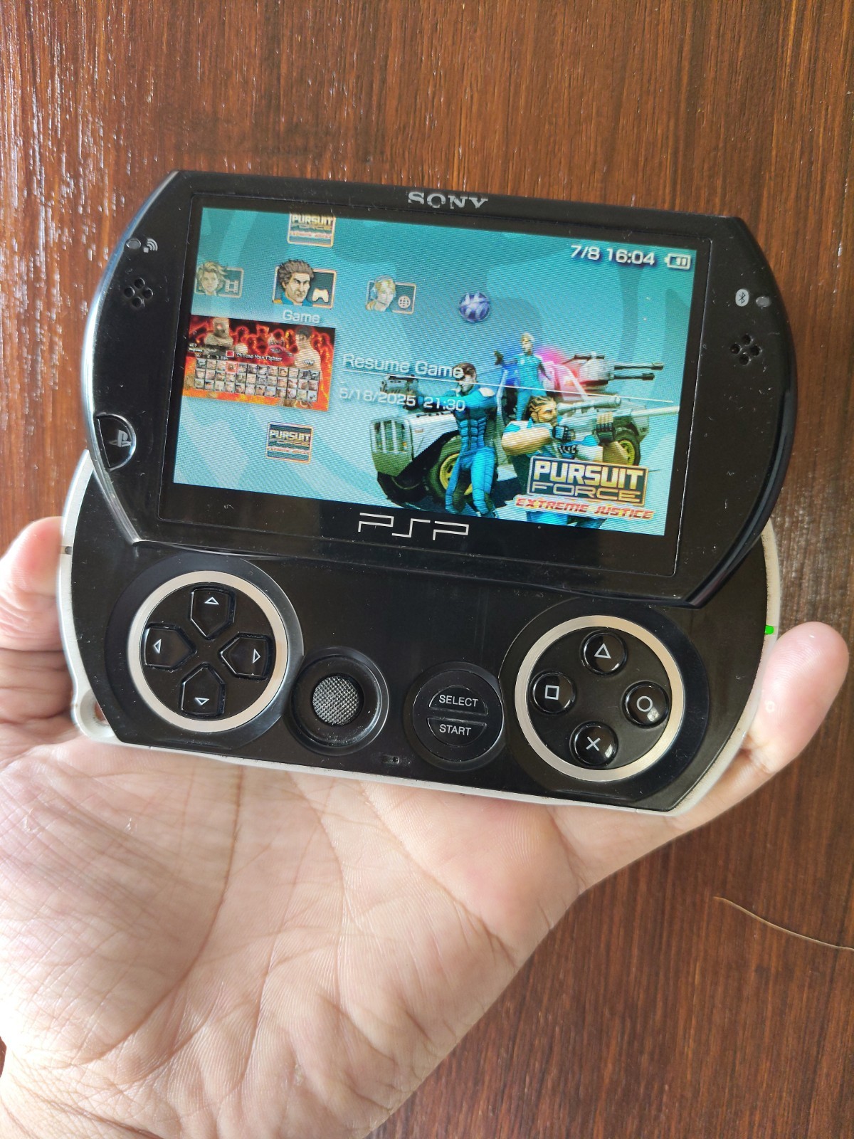 Sony PSP Go PlayStation Portable Go Piano Black PSP-N1001 Console