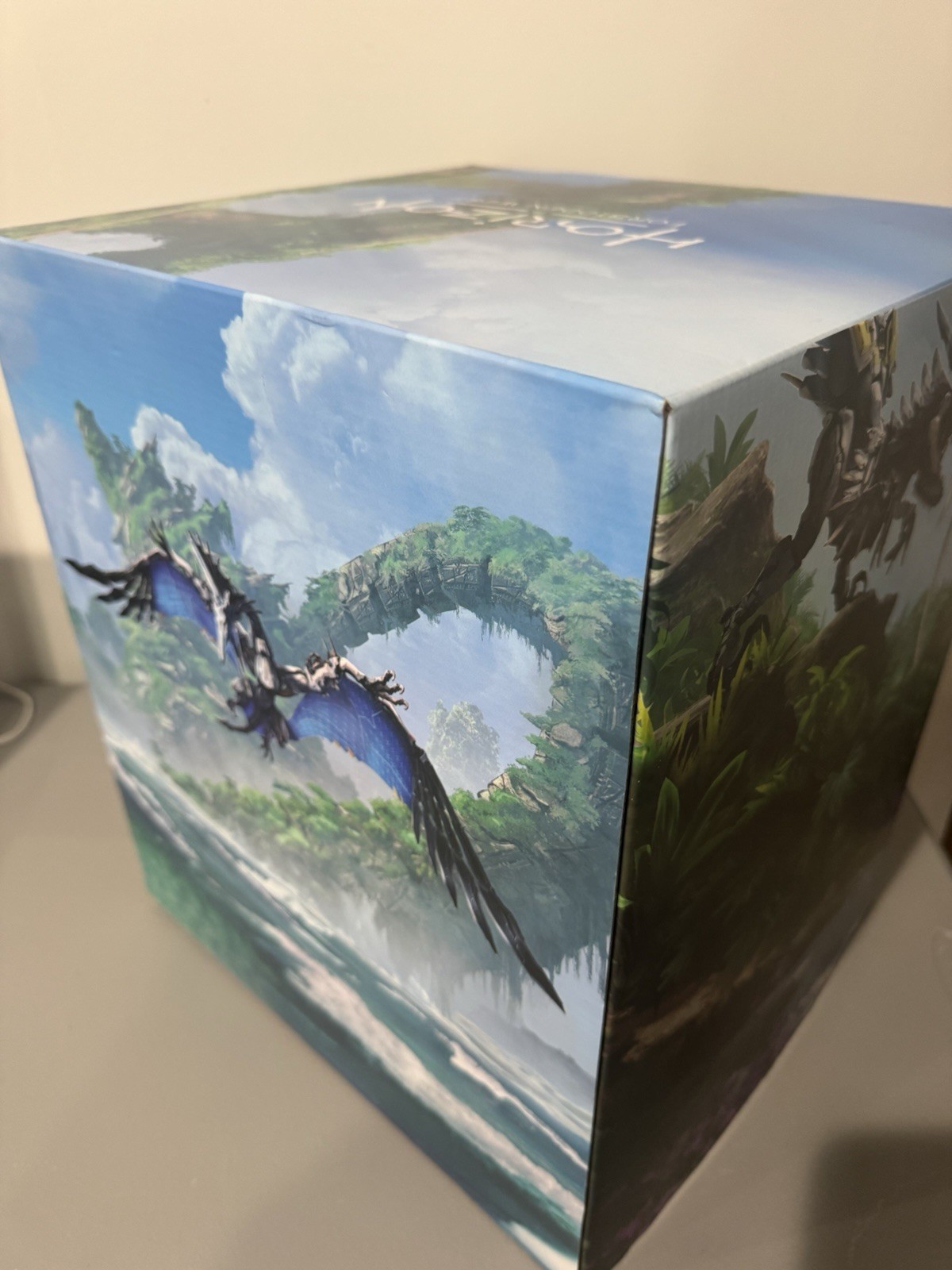 Horizon Forbidden West Collector’s Edition – Tremortusk/Aloy Statues With Box!