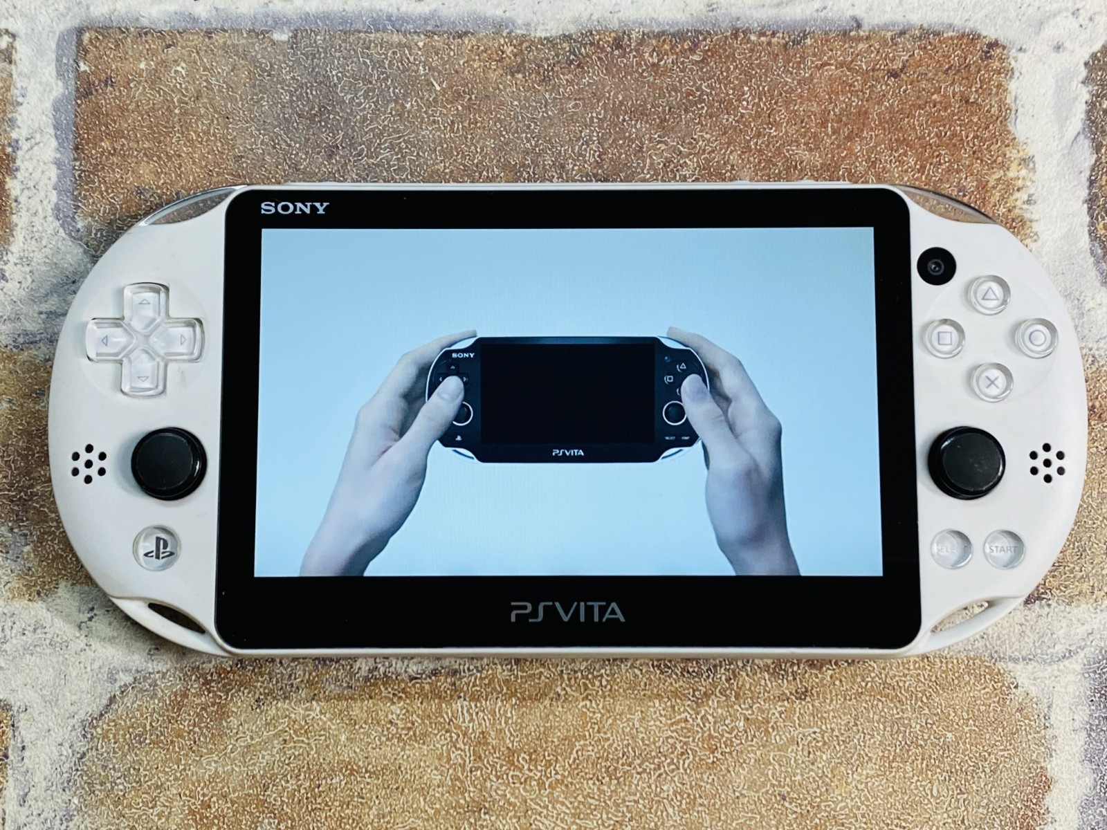 PS Vita Glacier White PCH-2000 SONY PlayStation Japan 8GB Charger Tested DDP