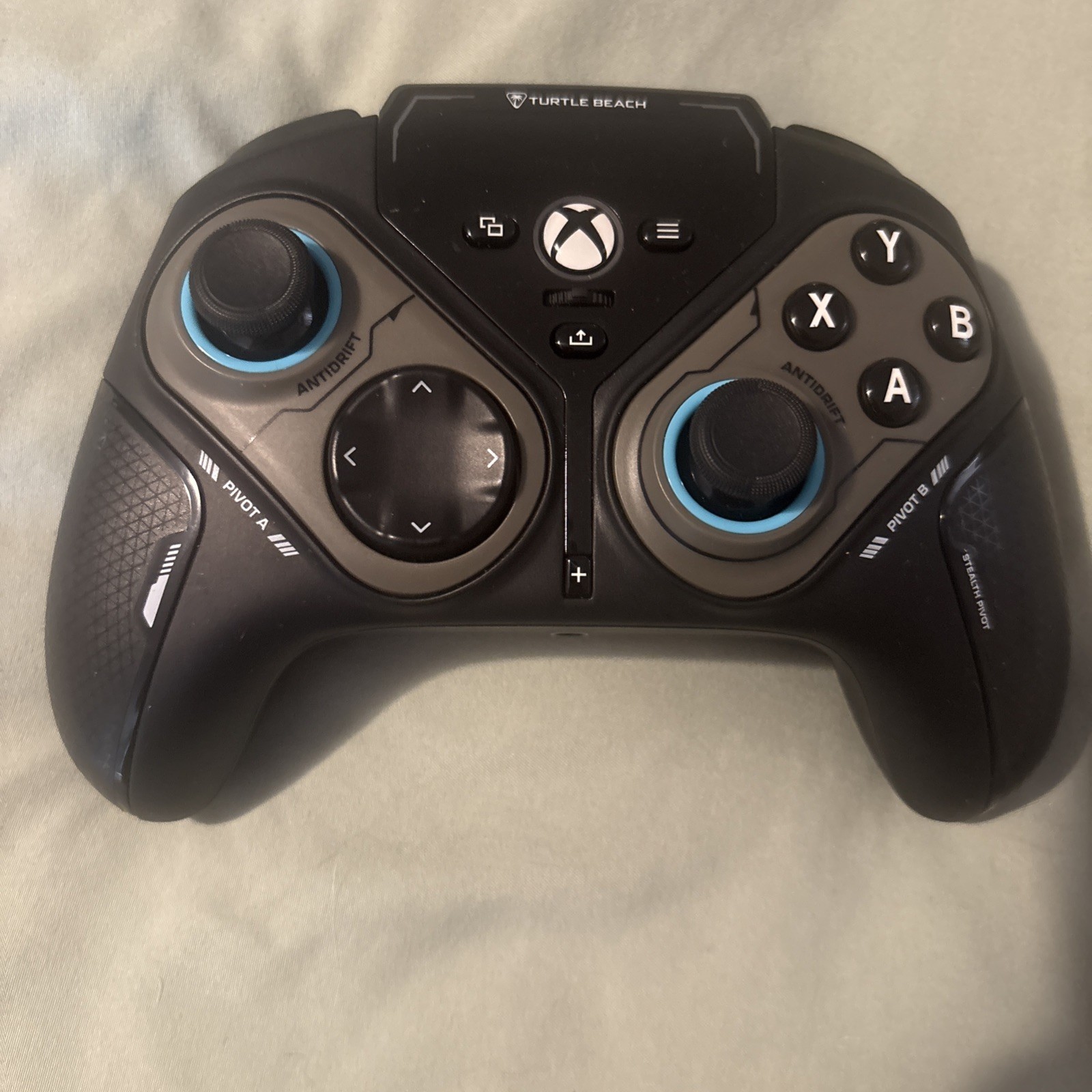 Turtle Beach Stealth Pivot Wireless Smart Game Controller WITH DONGLE