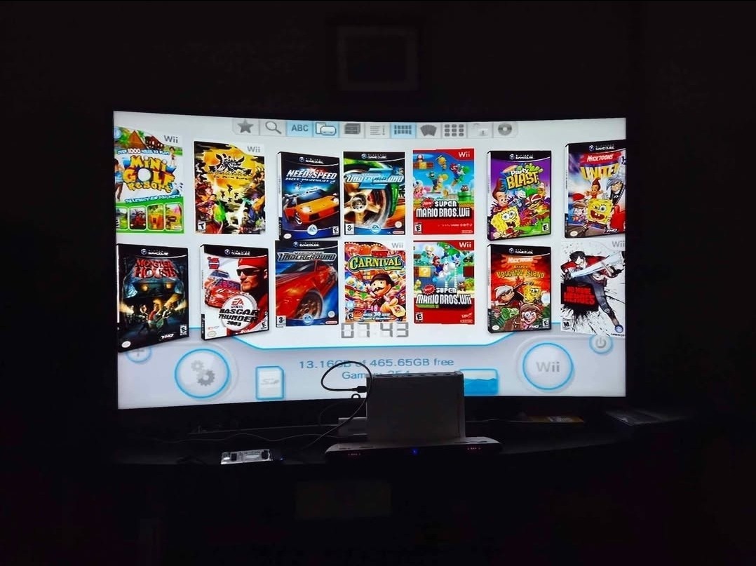 Nintendo Wii 500GB loaded! console only. plug and play!