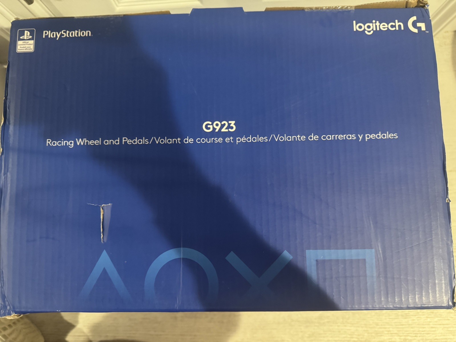 Logitech G923 Racing Wheel and Pedals – Black (DAMAGED BOX BUT NEVER USED).