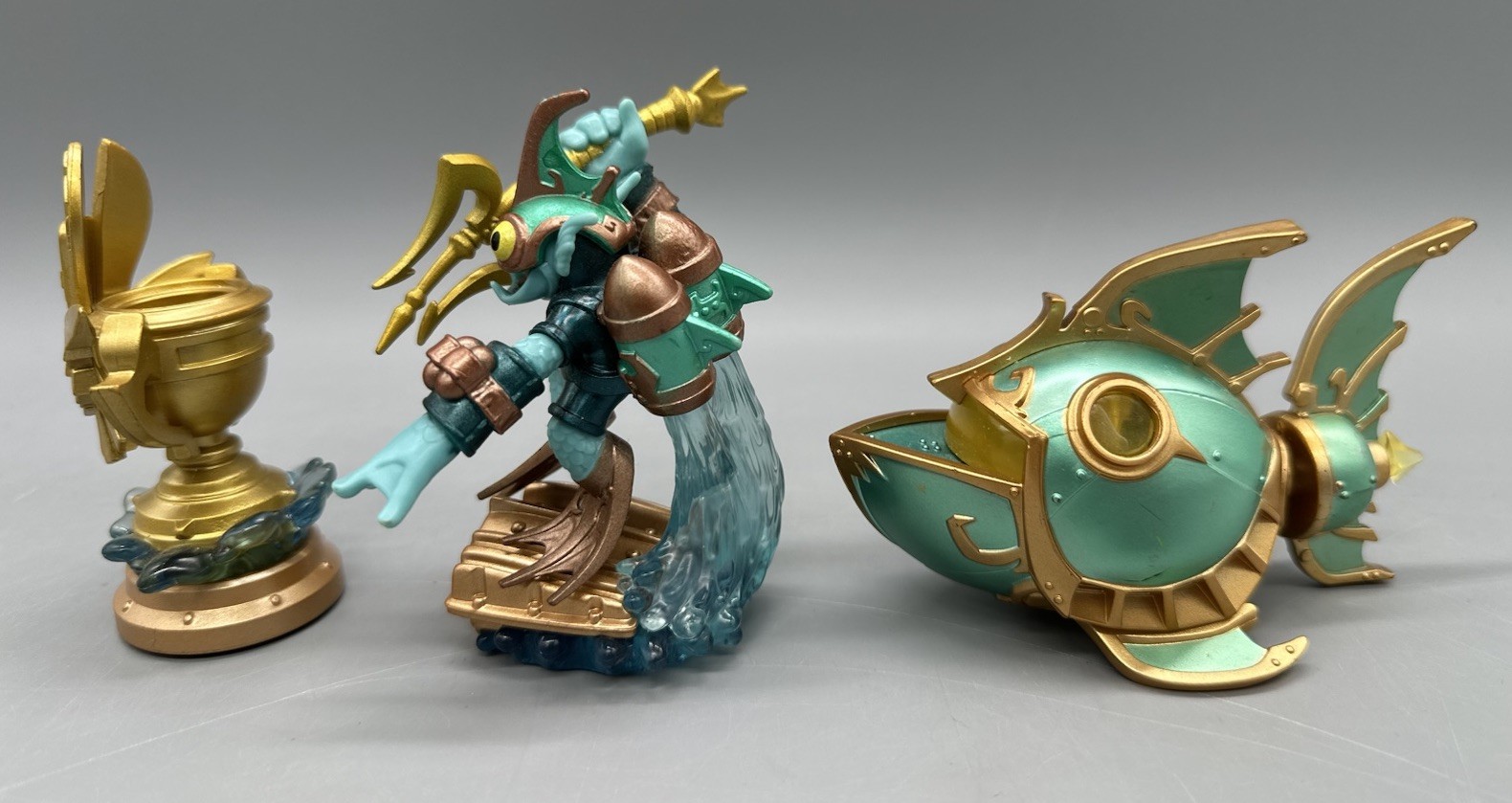 Skylanders SuperChargers Deep Dive Gill Grunt, Reef Ripper Vehicle & Sea Trophy