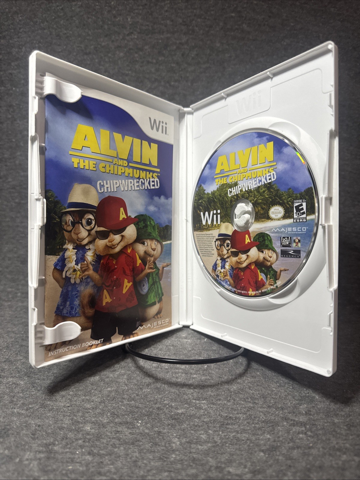 Alvin and the Chipmunks: Chipwrecked Nintendo Wii CIB 6