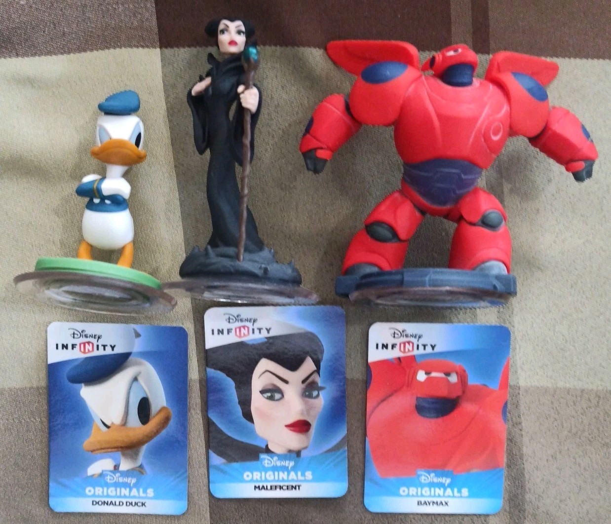 Disney Infinity 2.0 4 figures 1 Sealed 3 Loose Aladdin Donald Maleficent Baymax