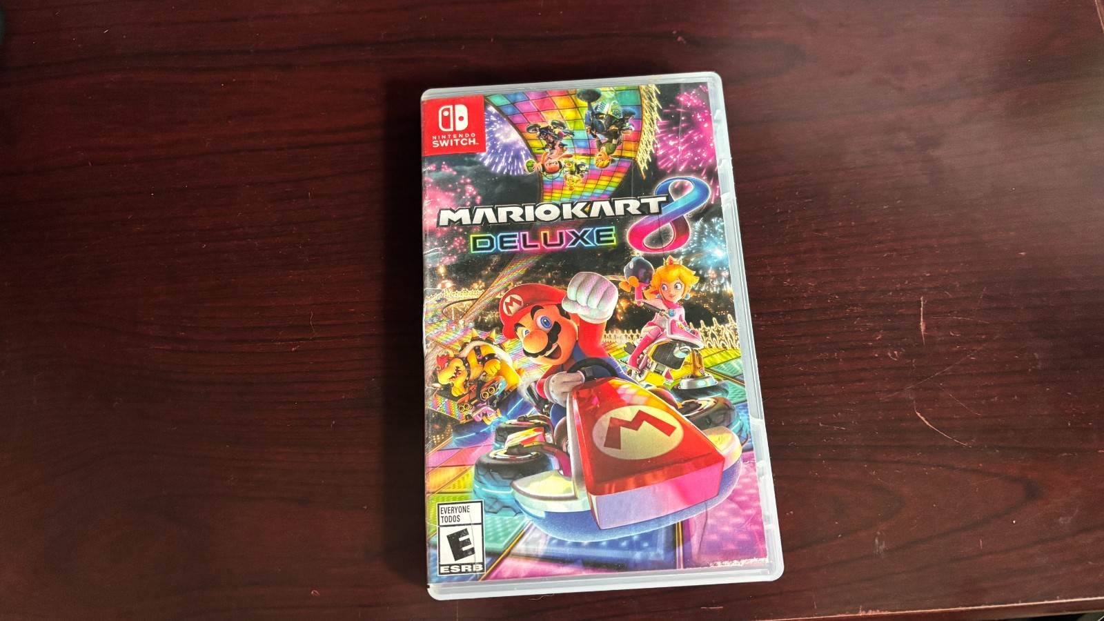 Nintendo Switch light – 32GB + mariokart 8 Deluxe game