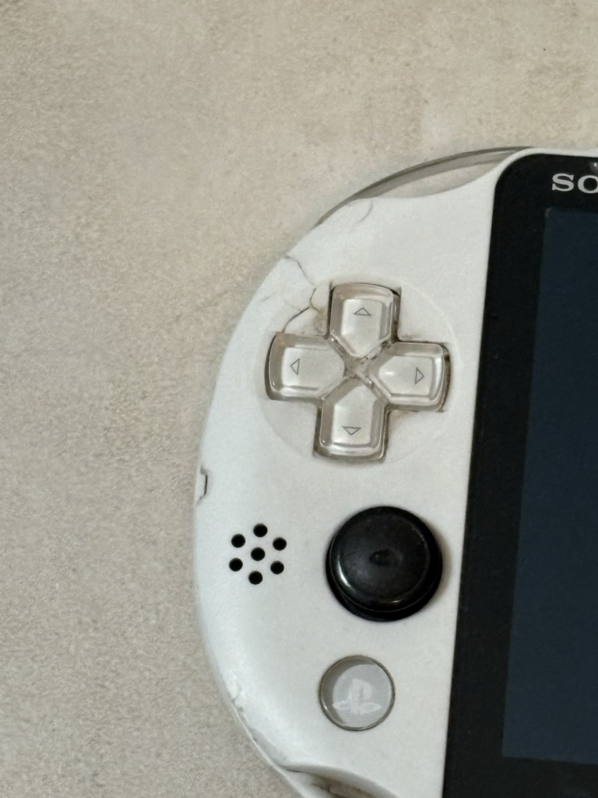 PS Vita PCH-2000 Slim White Read Description