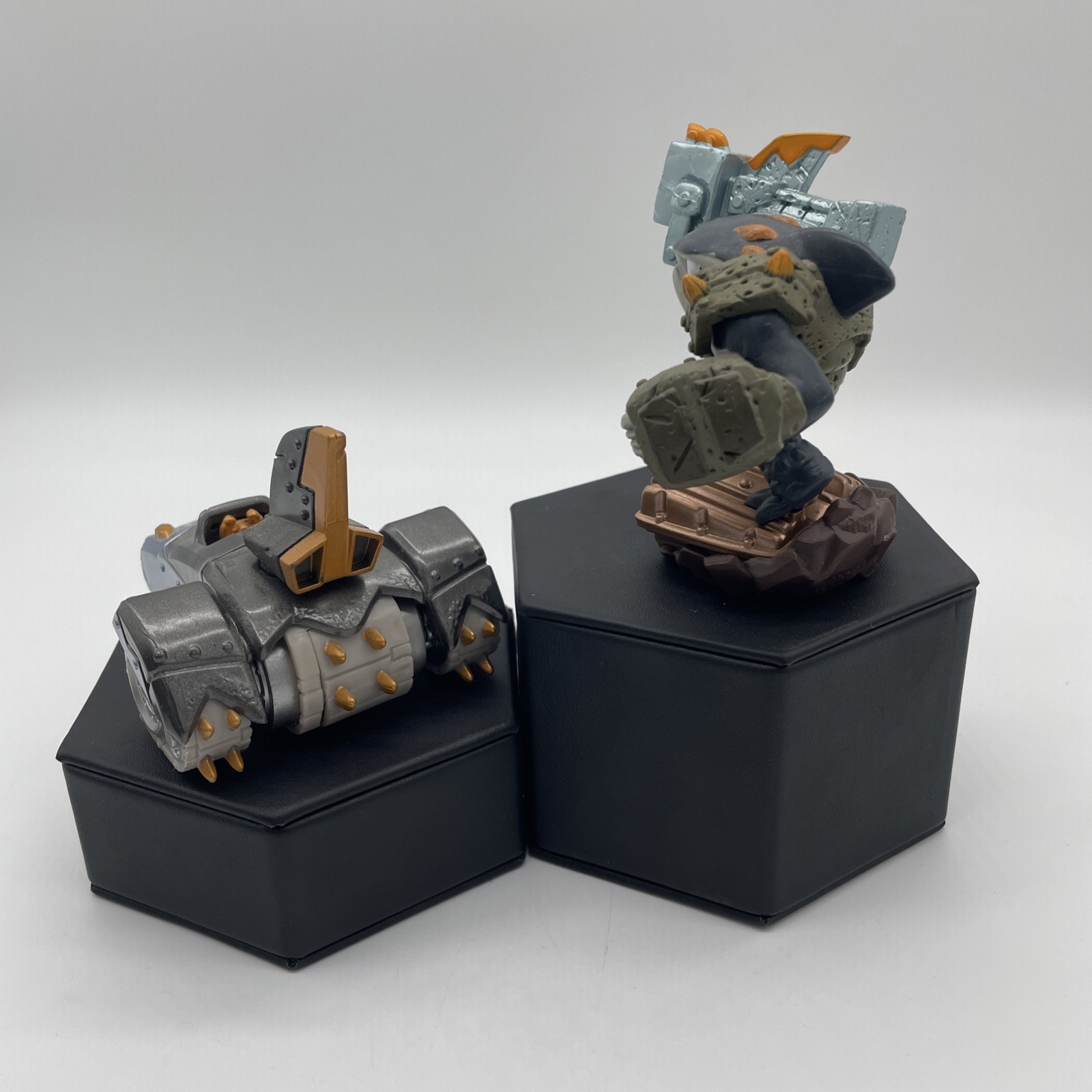 Skylanders SuperChargers Shark Shooter Terrafin Figure & Shark Tank Vehicle Set