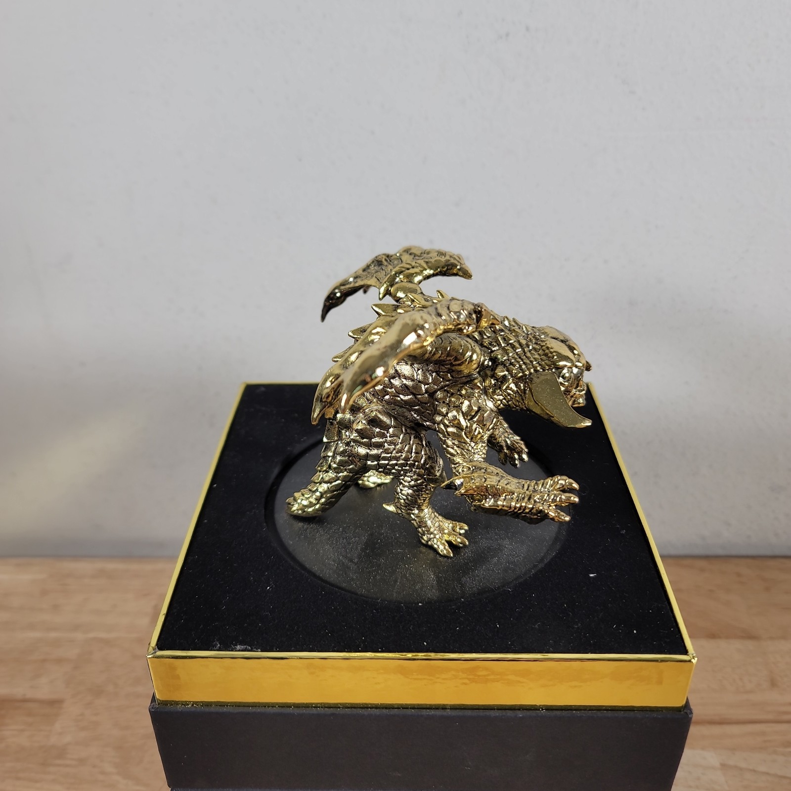 Dota 2 Baby Roshan Statue (Golden) 2020 Collectible Figure