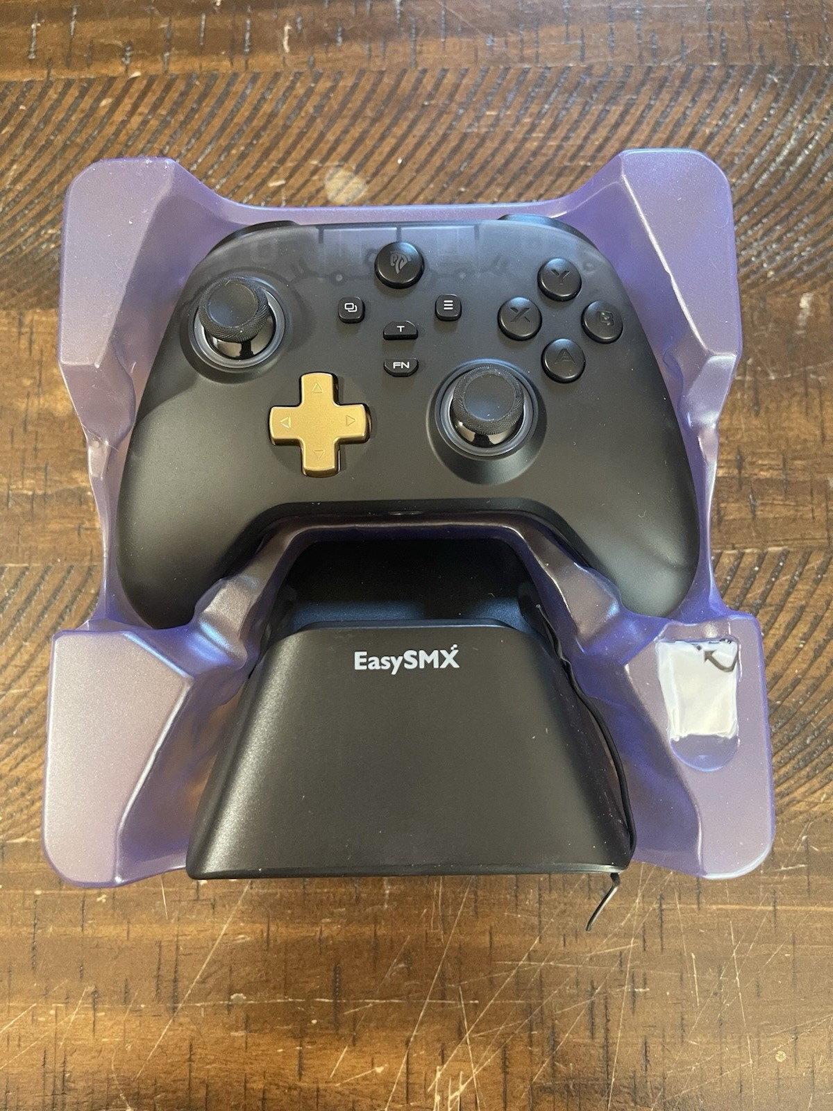 New EasySMX D05 Multi-Platform Gaming Controller With Charging Dock – Black