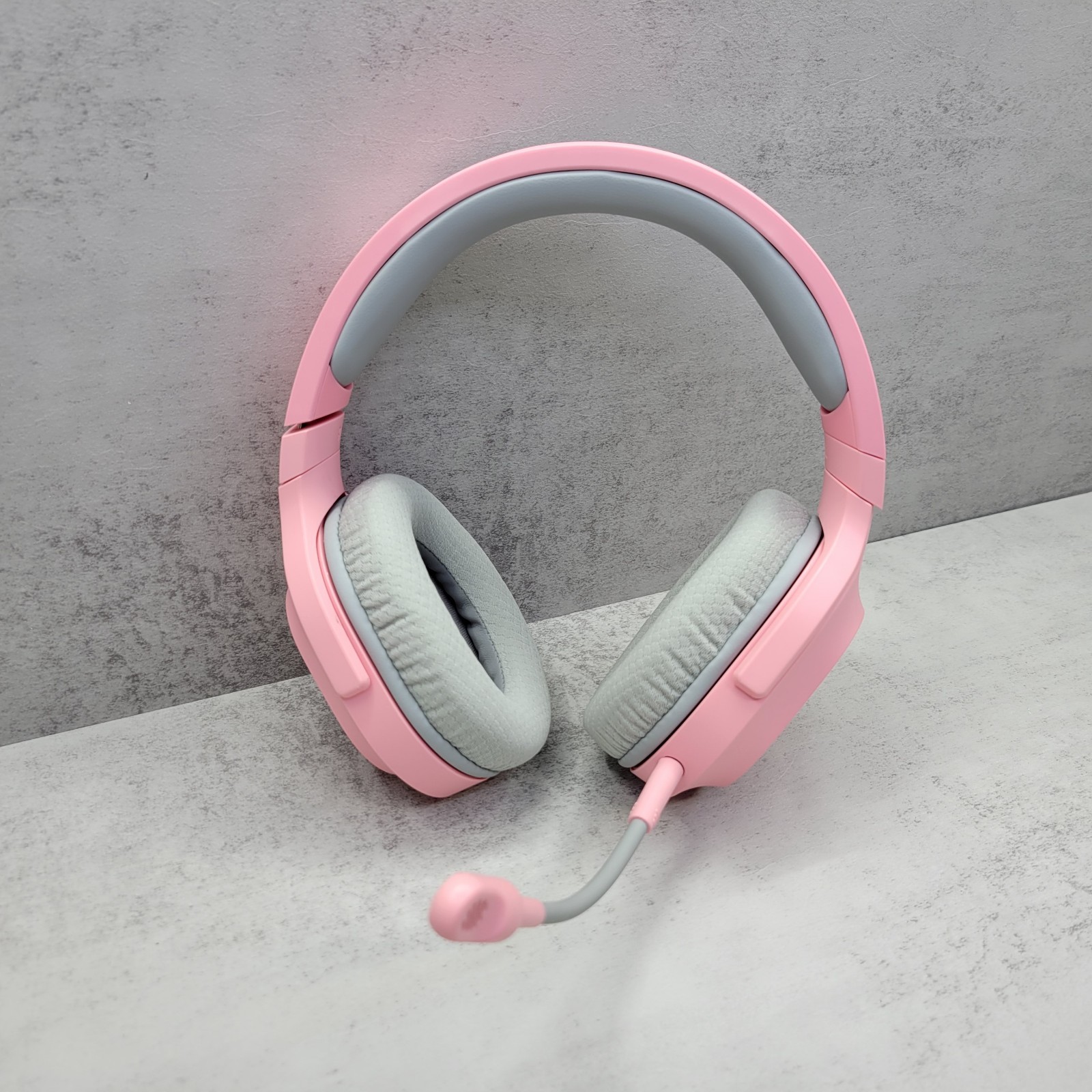 Razer Barracuda X WIRED ONLY ! Gaming Headset for PC, PS4, PS5, Switch – Pink