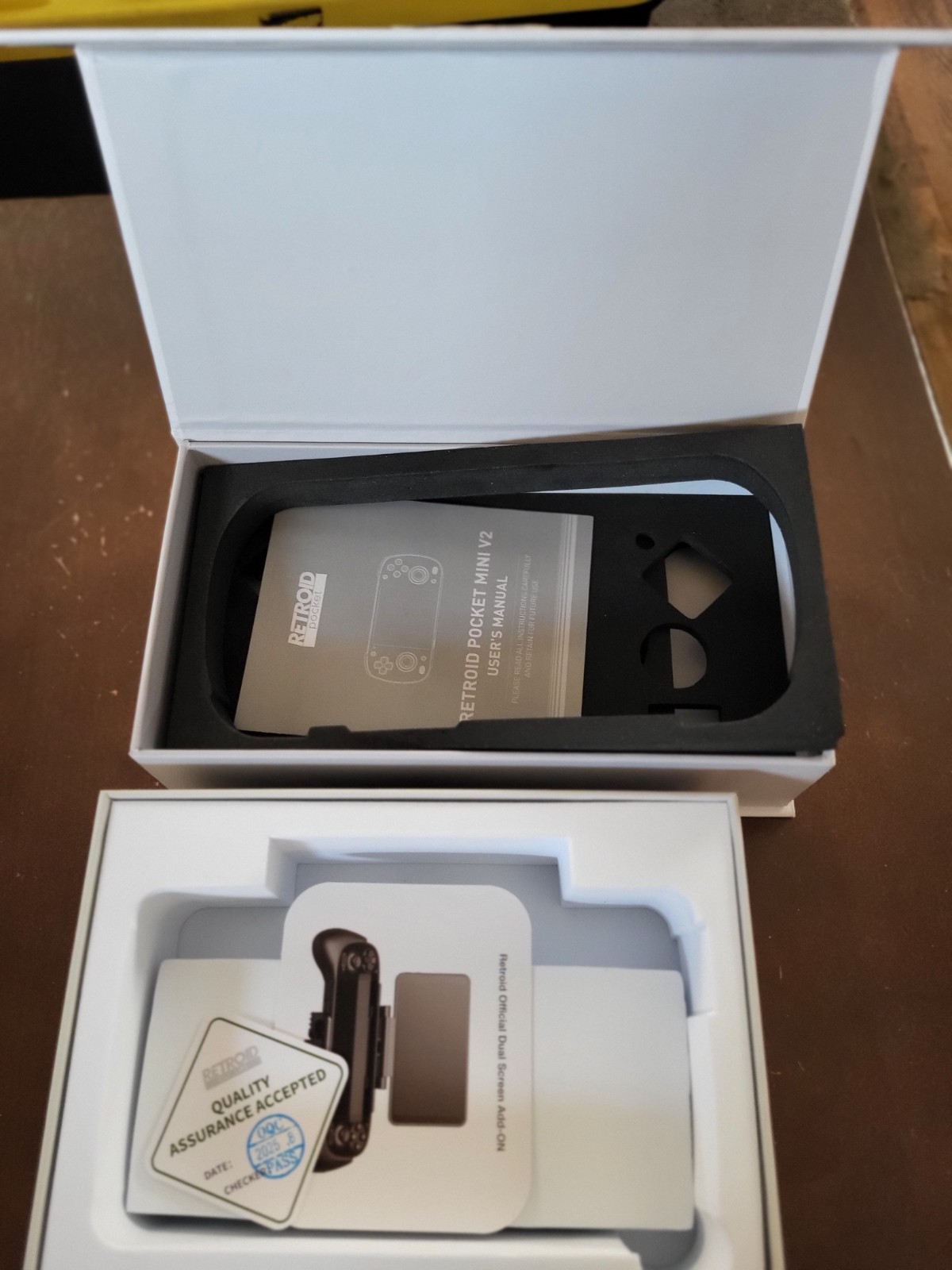 Retroid Pocket Mini V2 Handheld w/ dual screen