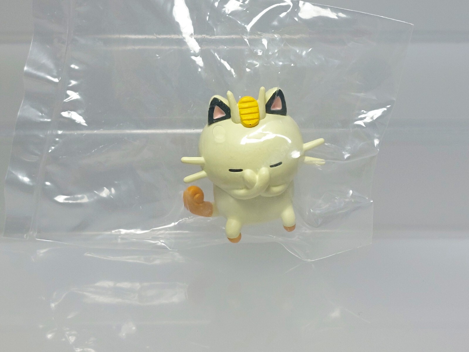 Pokemon Center Japan 2020 Figure Oyasumi Chuu Meowth Nyarth New 0.8in