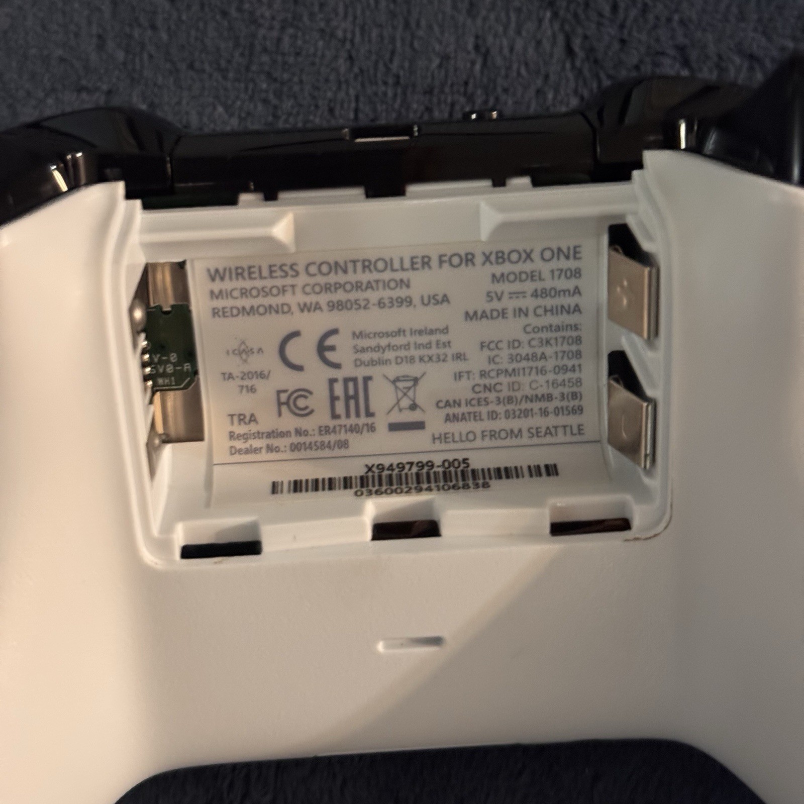 Xbox One S 1TB White Console 1681 | White Controller, Cables Tested & Working