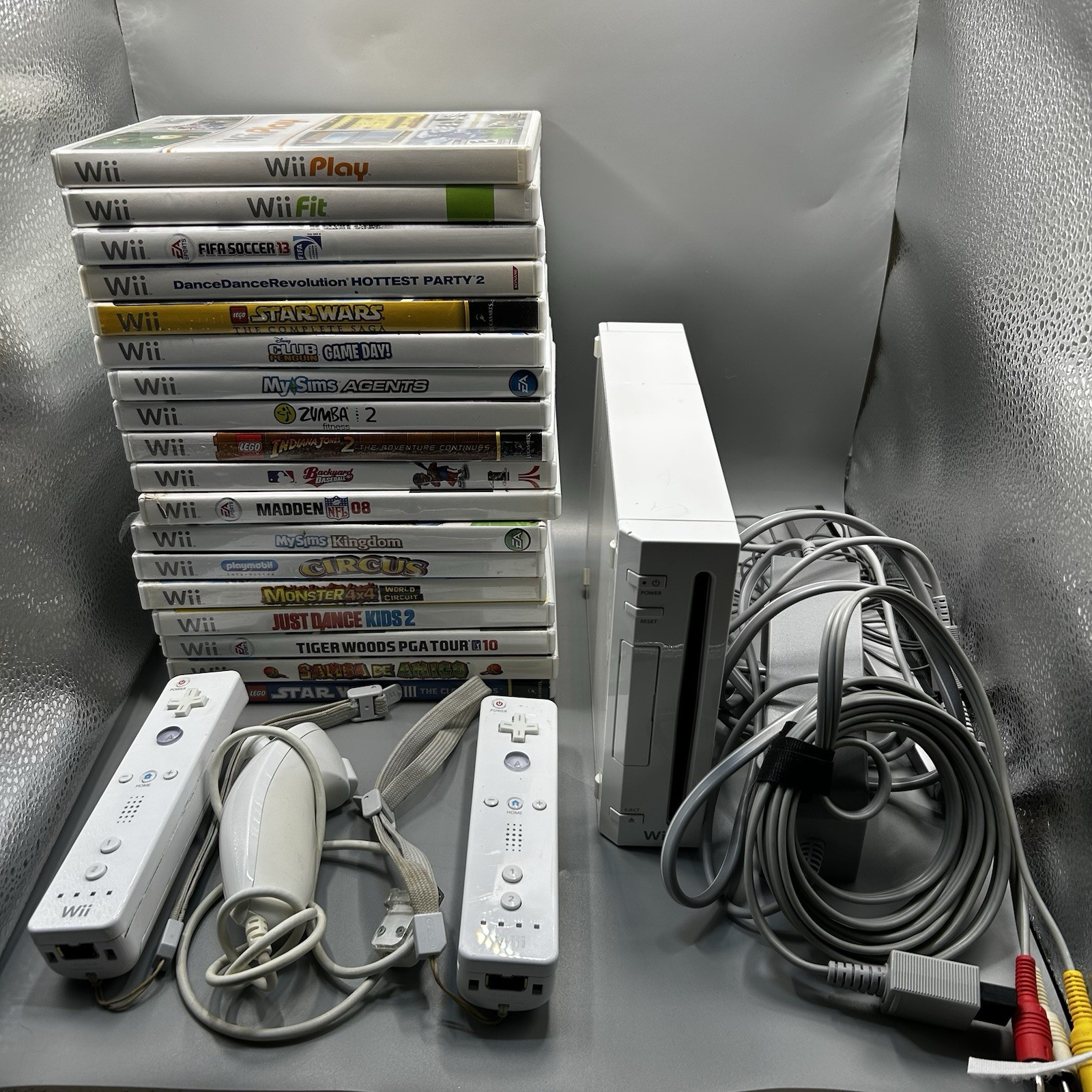 Nintendo Wii RVL-001 Bundle: 2 Wii Remotes, AV Cables, Games Lot