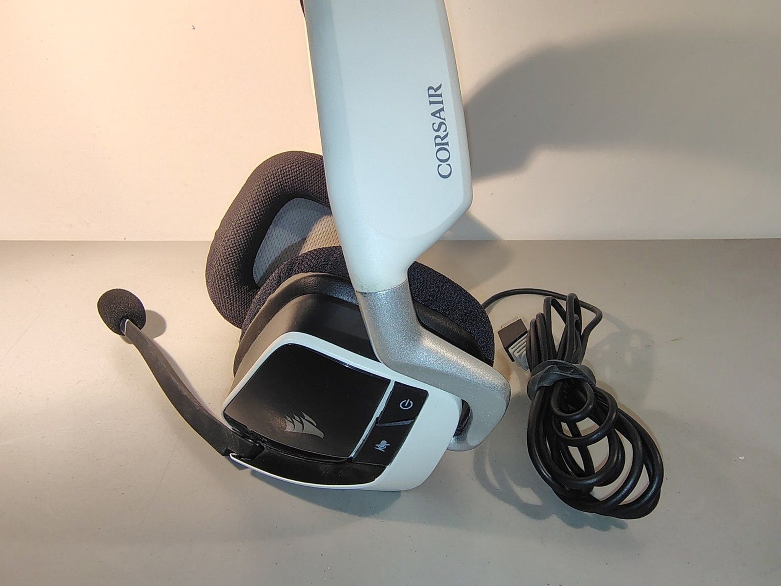 Corsair Void RGB Elite CA-9011202-NA White Wireless Premium Gaming Headset