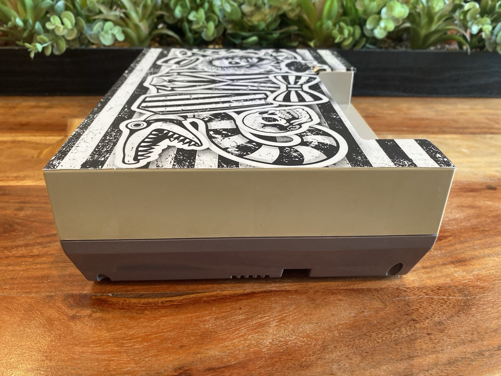Nintendo NES Console w/ Beetlejuice Skin – TESTED – WORKS – PLEASE READ!
