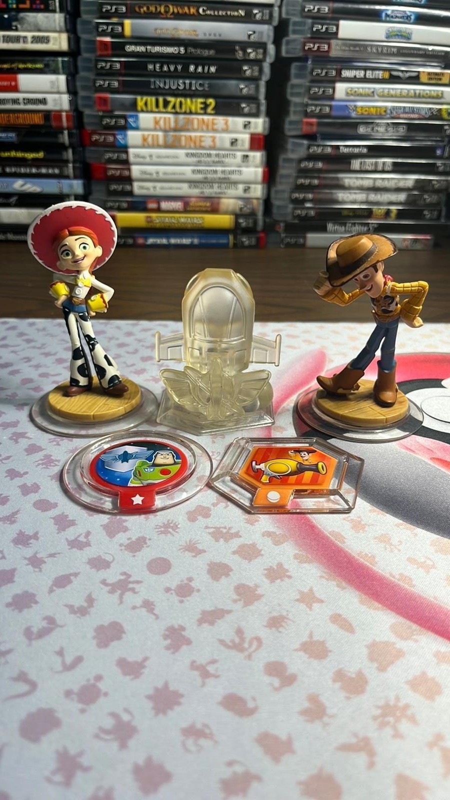 Toy Story Lot – 2 Figures, 1 Play Set Crystal, 2 Discs