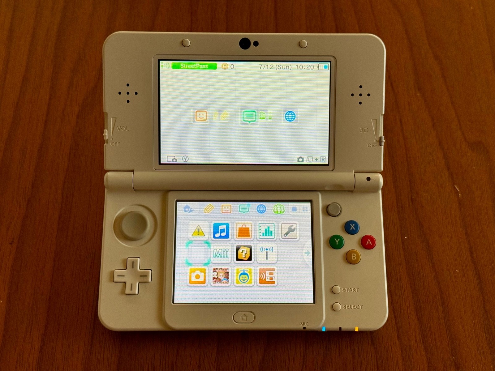Nintendo NEW 3DS happy home designer edition