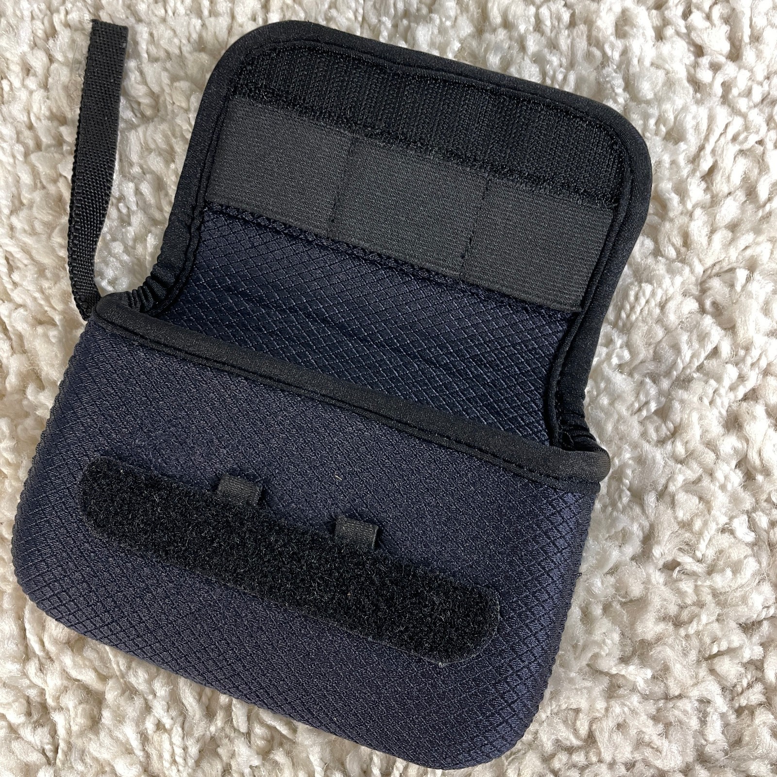 Nintendo DS DSi 3DS Soft Carrying Travel Bag Case Black Official Sleeve Mesh OEM