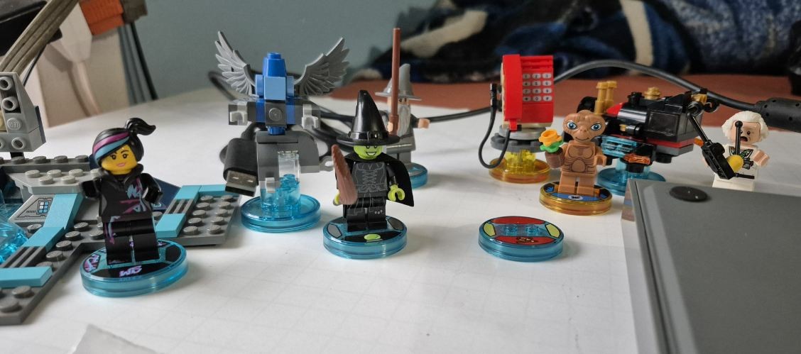 LEGO Dimensions Portal USB Powered Light-Up with Batman & Accessories