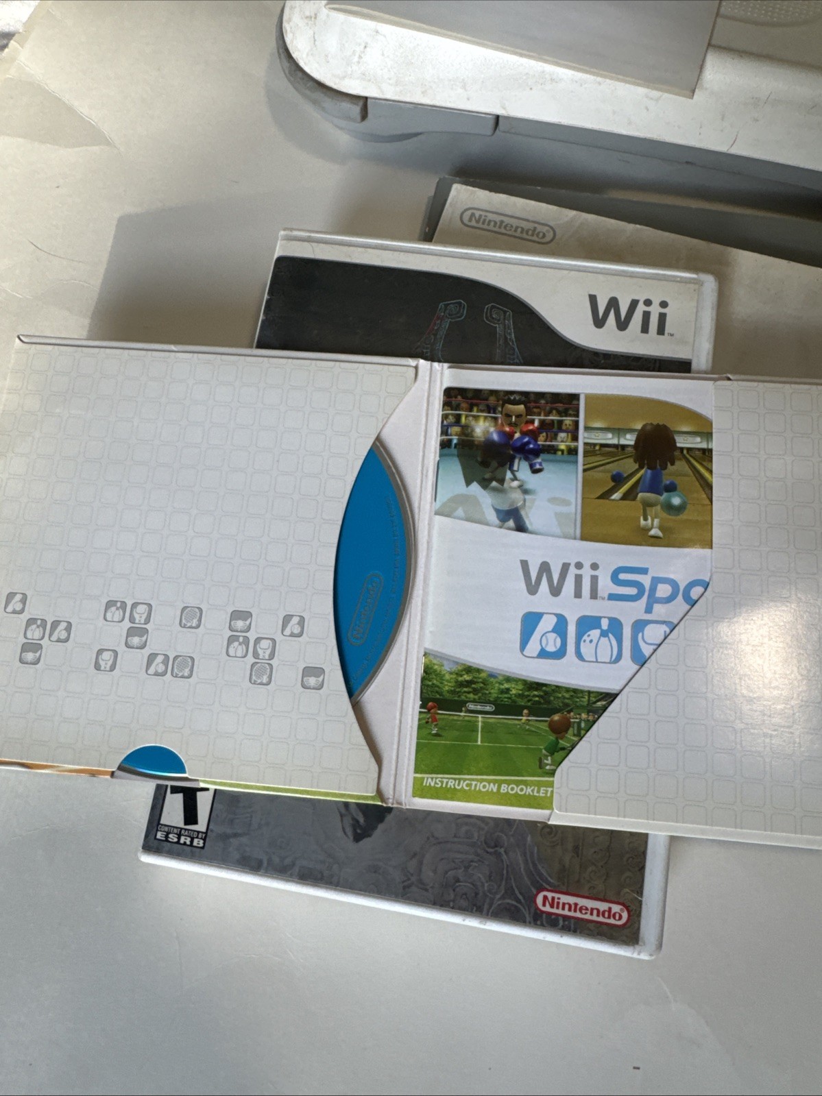Nintendo Wii Console Bundle Working Tested w/ 2 Remotes Wii Sports Resort WiiFit