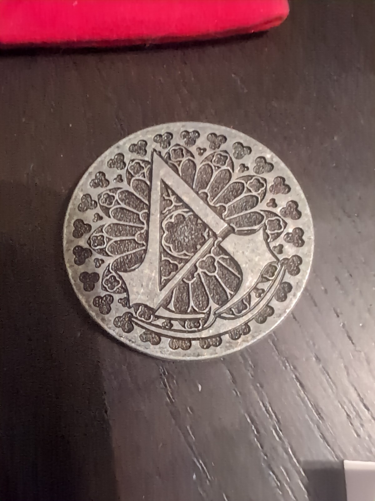 LOOT CRATE EXCLUSIVE Assassin’s Creed Unity Coin Medal Token w/ Velvet Pouch