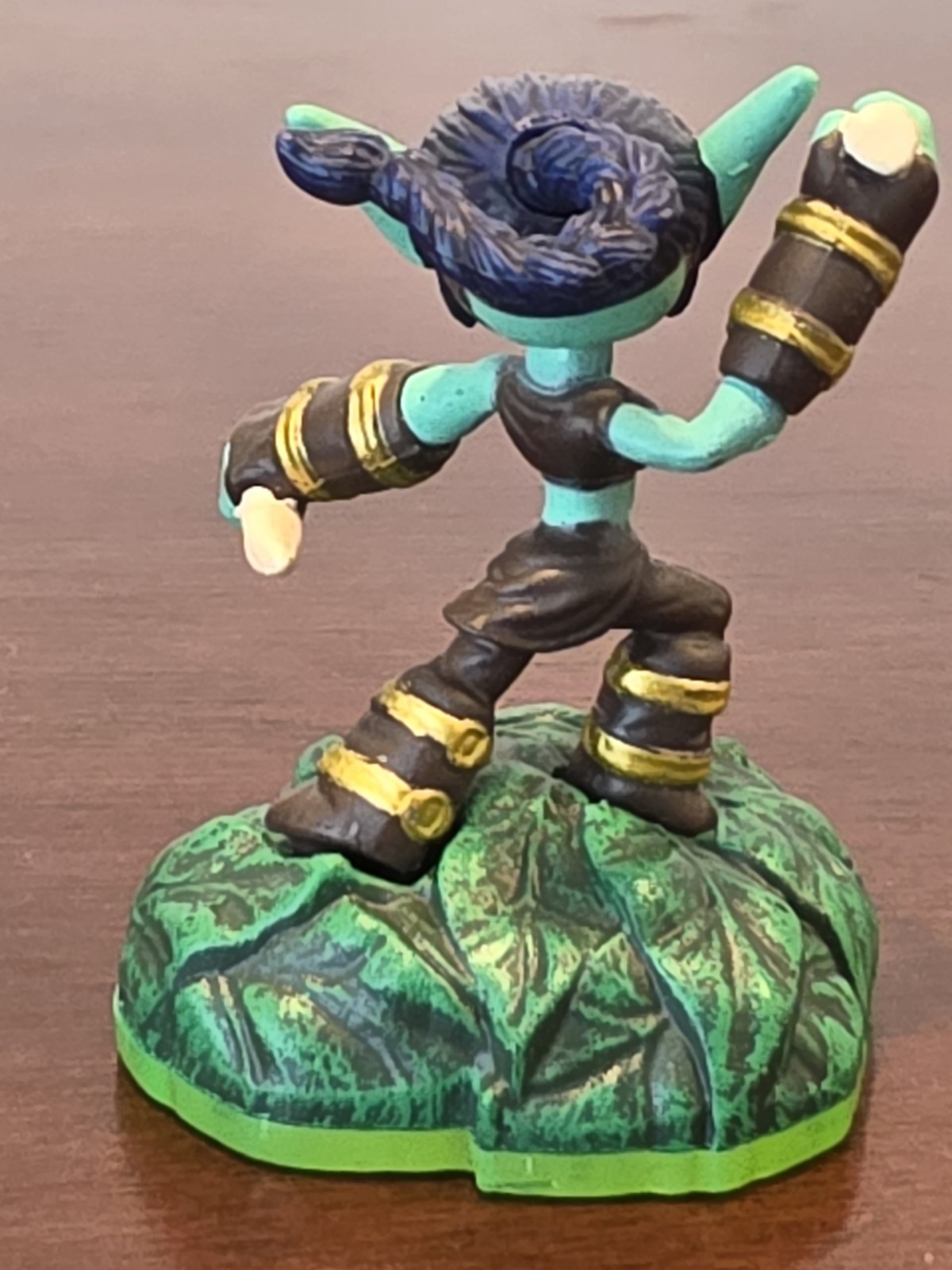 2011 Activision Skylanders Spyro’s Adventure Stealth Elf Figure 83980888
